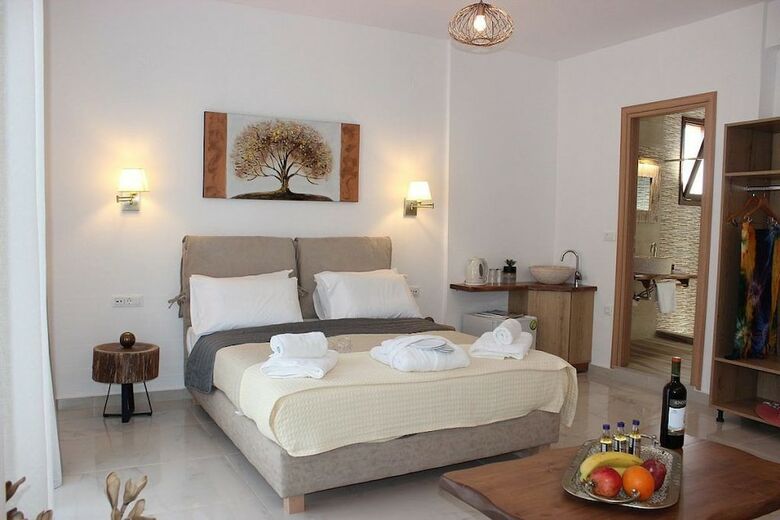 Hotel Deluxe Suites