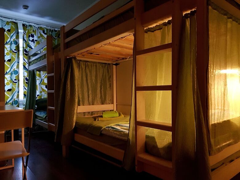 Hostal Come2us Opochinina 9