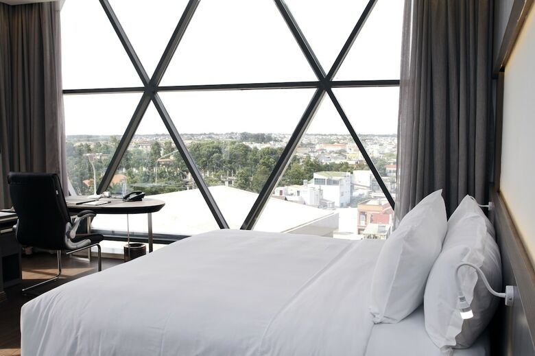 The Mira Central Park Hotel