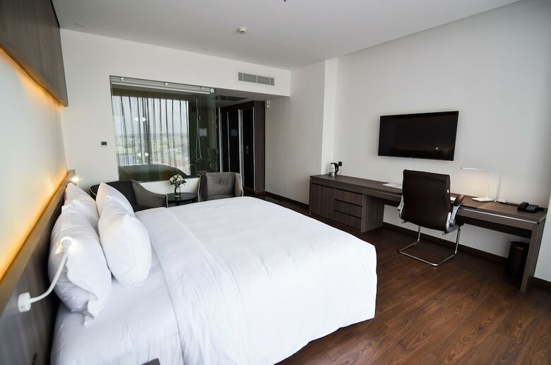 The Mira Central Park Hotel