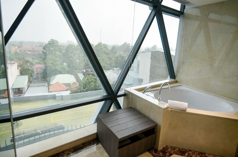 The Mira Central Park Hotel