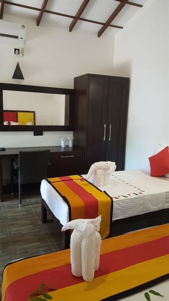 Hotel Ayubowan Resorts