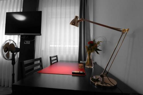 Iq-hotel