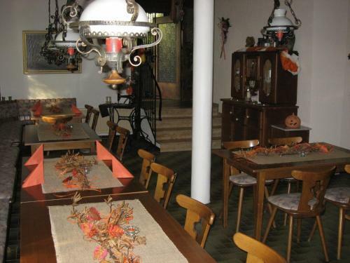Hostal Gasthaus Zur �lm�hle