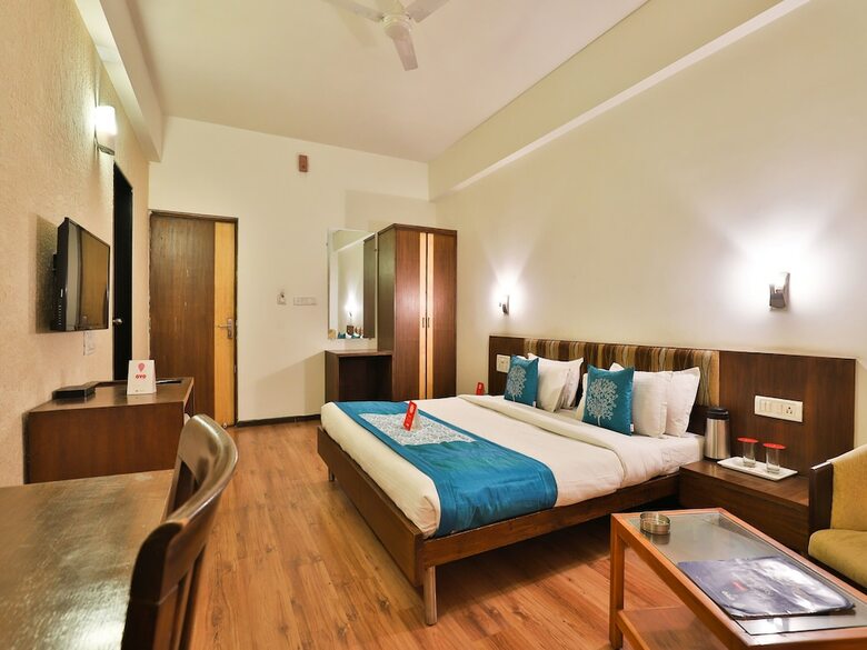 Oyo 12945 Hotel President