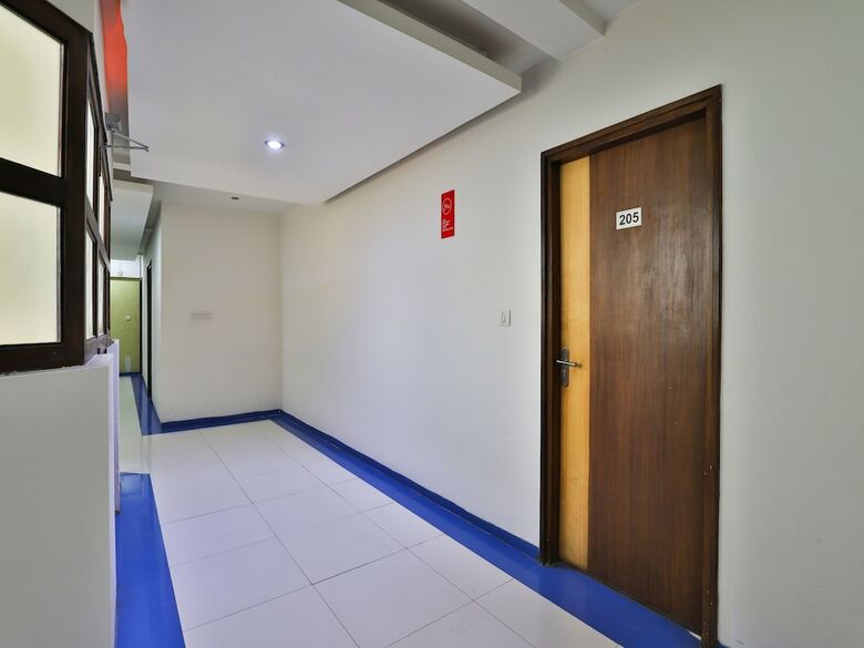 Oyo 12945 Hotel President