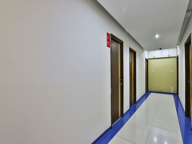 Oyo 12945 Hotel President