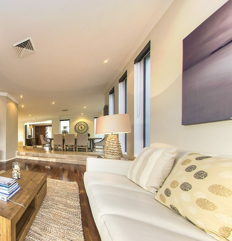Grandeur On Bay Three