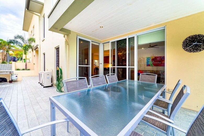 Bayhill Manor In Sanctuary Cove