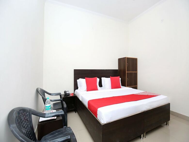 Oyo 13088 Hotel Basant