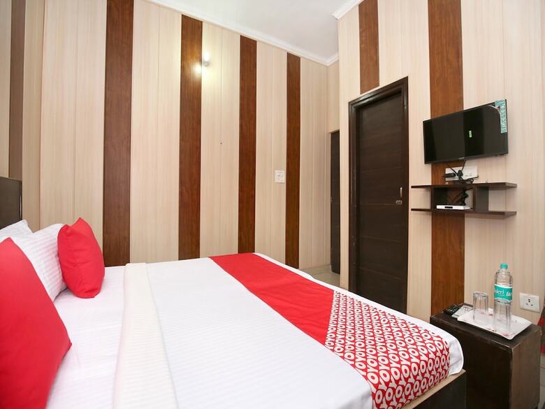 Oyo 13088 Hotel Basant