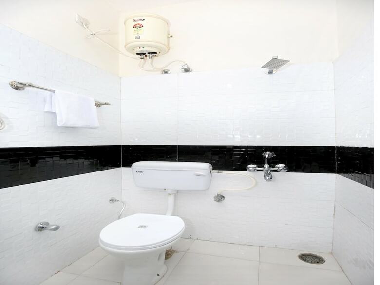 Oyo 13088 Hotel Basant