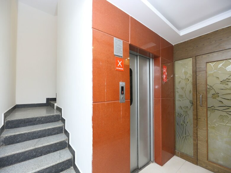 Hotel Oyo 12251 Half Moon