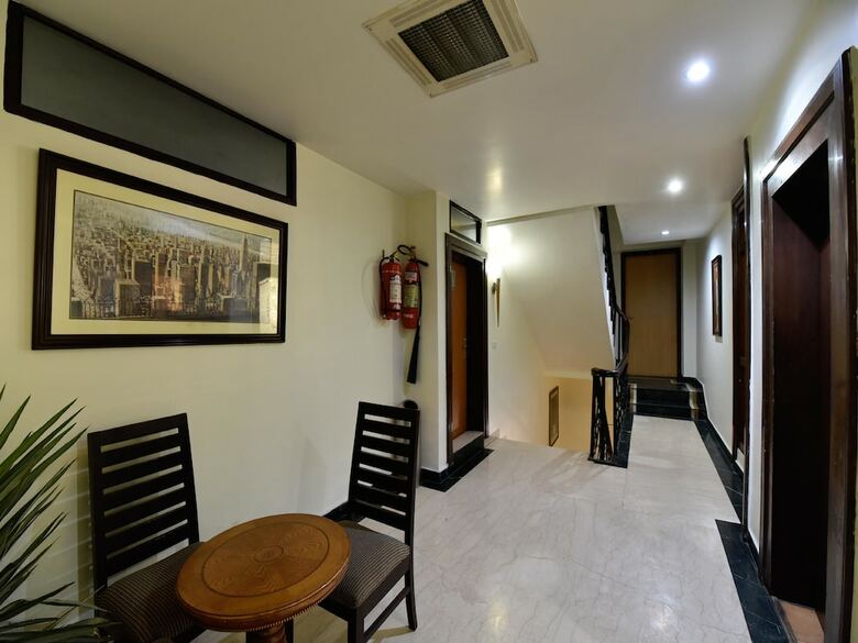 Oyo 1492 Hotel Broadway Inn