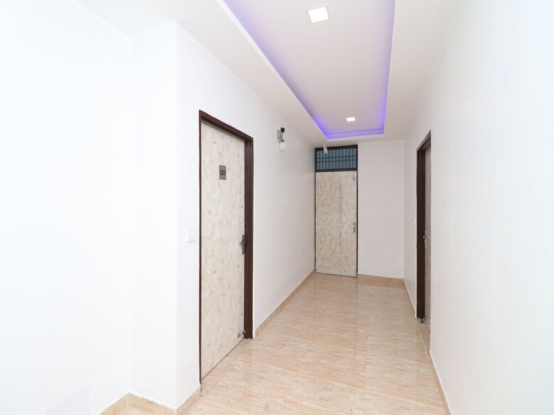 Oyo 12191 Hotel Airlift