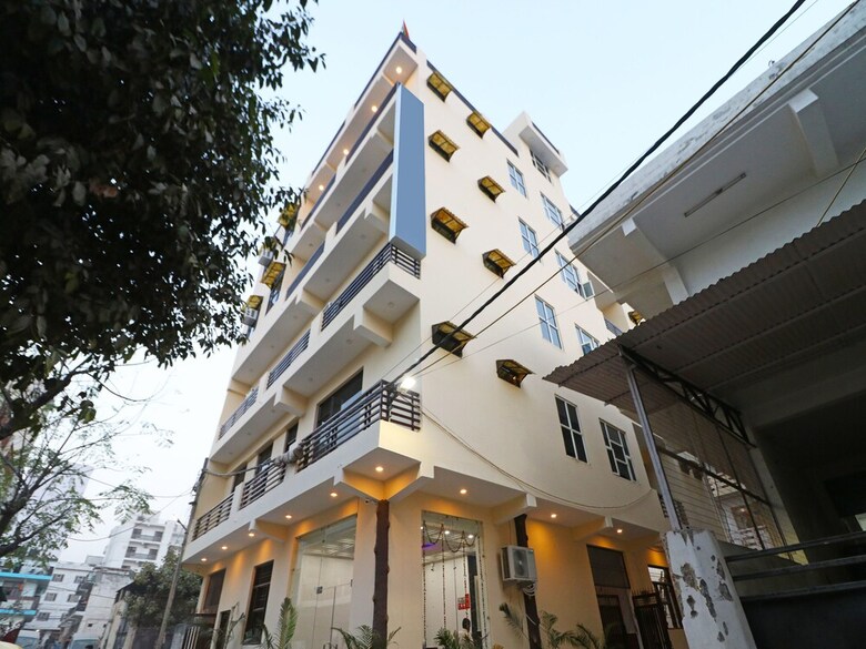 Oyo 12191 Hotel Airlift