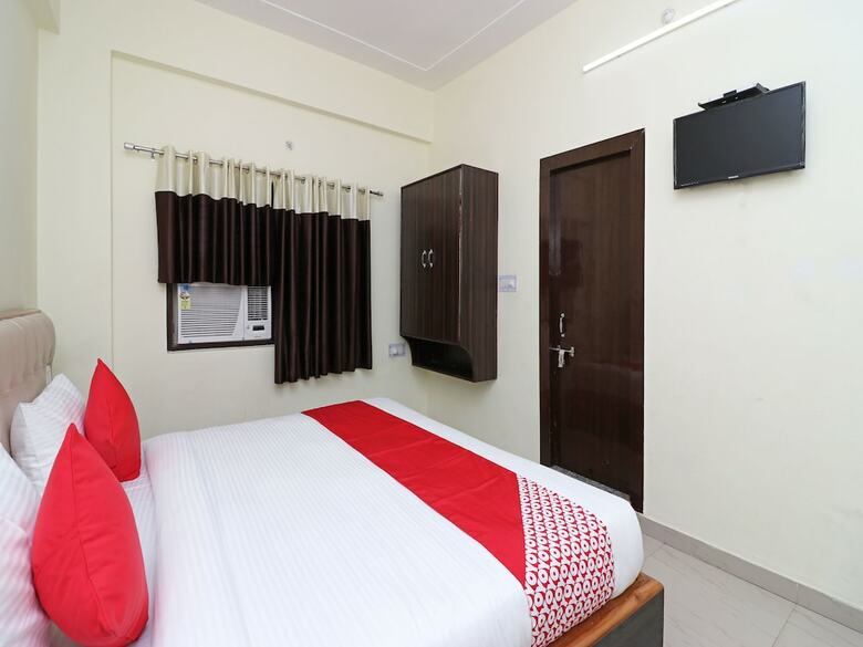 Hotel Oyo 12760 Pragati Palace
