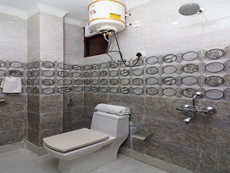 Oyo 13658 Hotel Tanish Palace