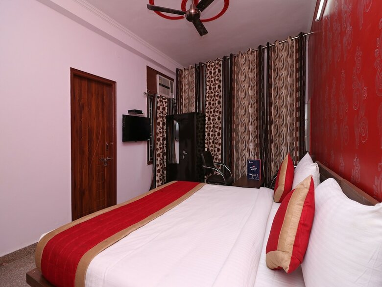 Hotel Oyo 13107 Westend Residency