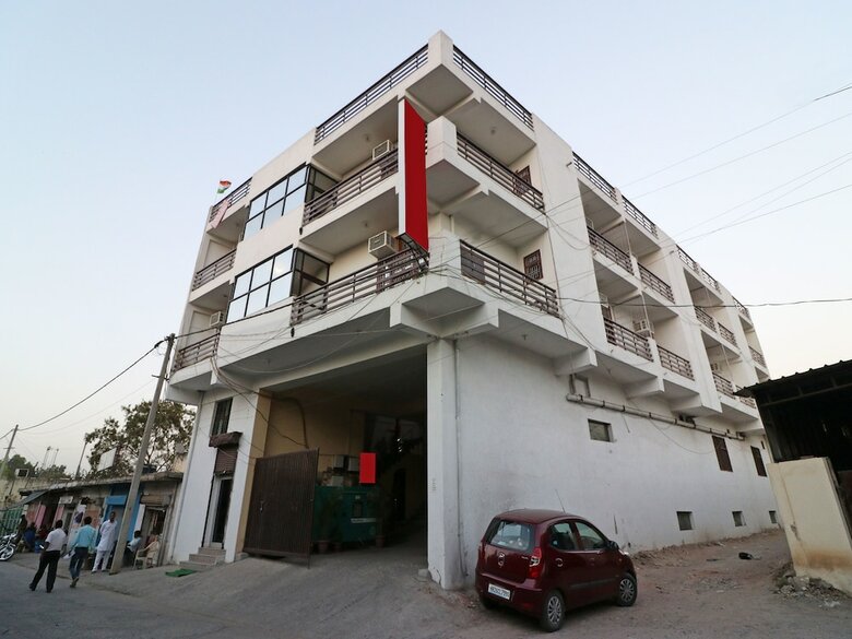 Hotel Oyo 13107 Westend Residency