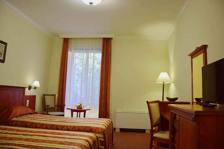 Ger�by K�ria Hotel �s Lovasudvar