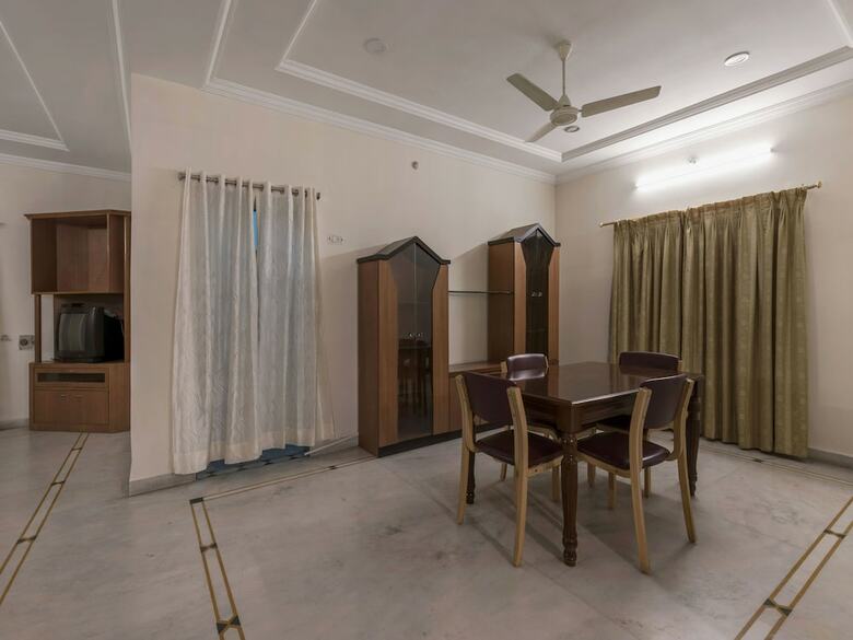 Hotel Oyo 1074 Valley View Apartments