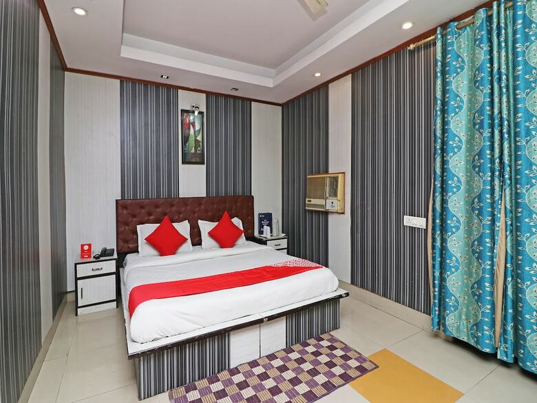 Oyo 12848 Hotel Akash - Faridabad