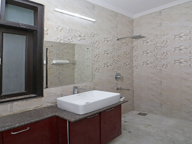 Hotel Oyo 12763 Nn Enterprise