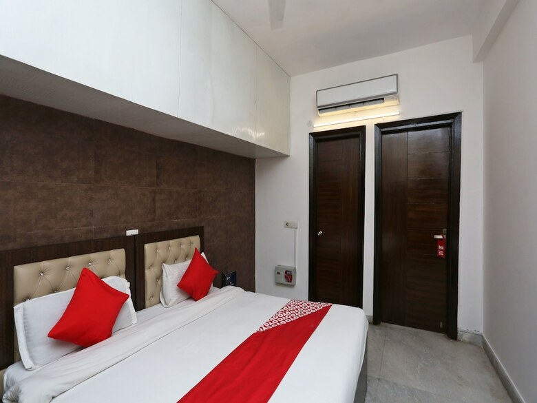 Oyo 13396 Hotel Prefer Inn