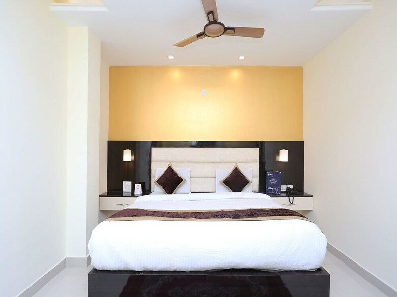 Hotel Oyo 12833 Century Grand