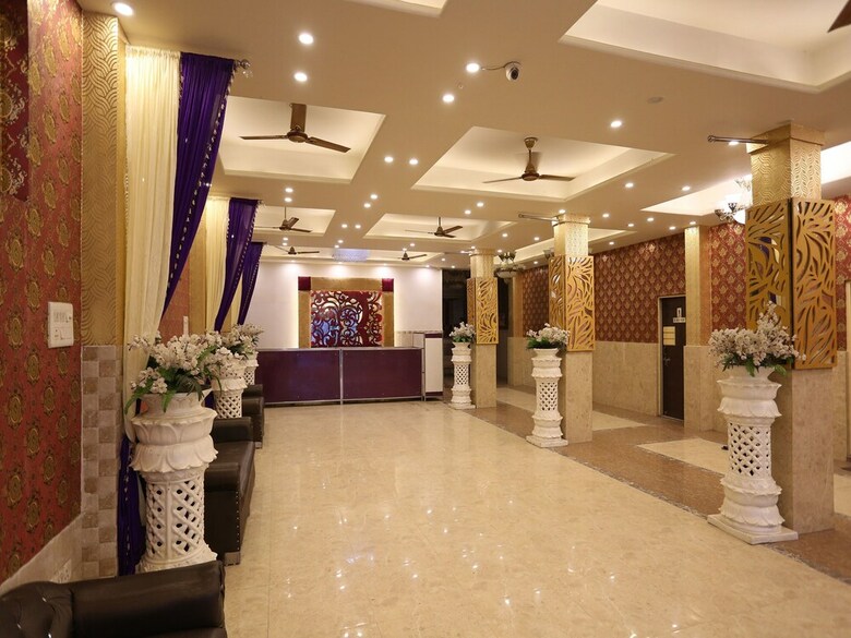 Hotel Oyo 12833 Century Grand