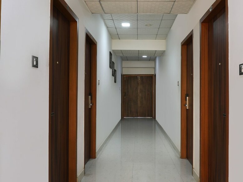 Oyo 986 Hotel Akhand Homes