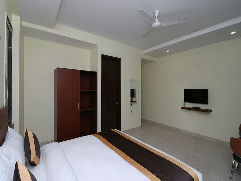 Hotel Oyo 12074 Vikrant's Residency