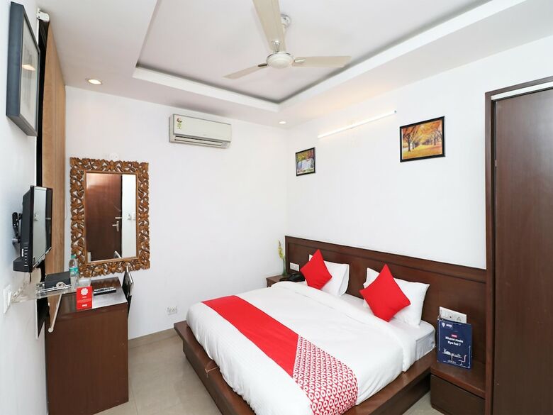 Oyo 12780 New Hotel Rajwada