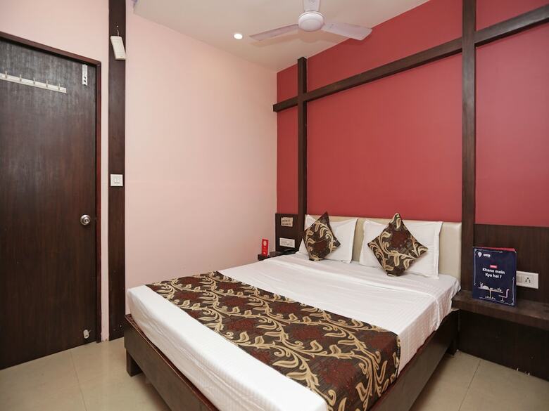 Oyo 13214 Hotel Metro 7x11