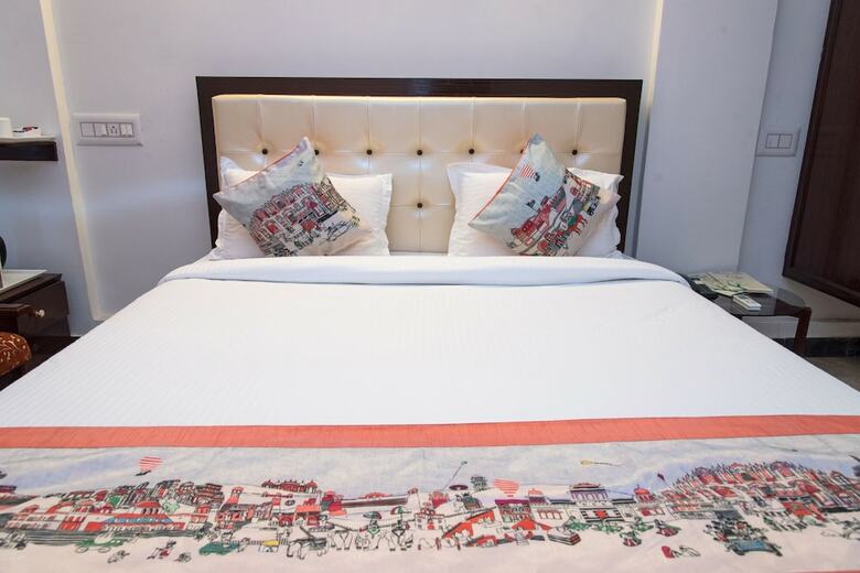 Oyo 12656 Hotel Green View International