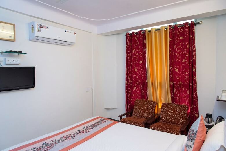 Oyo 12656 Hotel Green View International