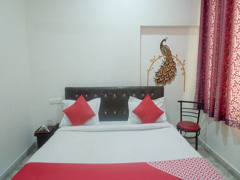 Oyo 11743 Hotel Shree Krishna