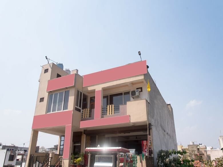 Oyo 11743 Hotel Shree Krishna