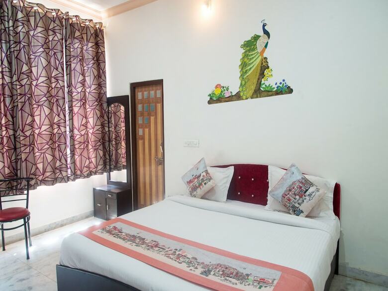 Oyo 11743 Hotel Shree Krishna