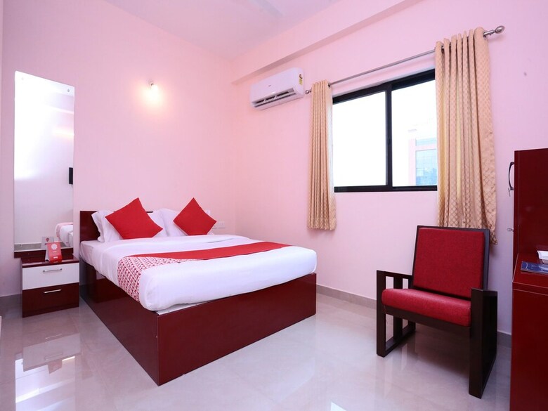 Hotel Oyo 13577 Tkr Metro Residency