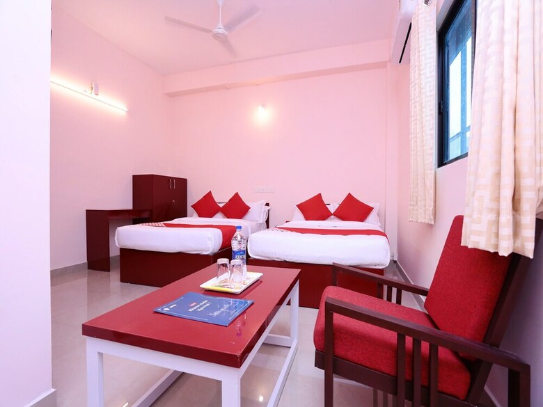 Hotel Oyo 13577 Tkr Metro Residency