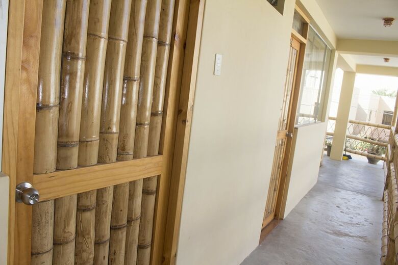 Hostal La Casa De Bamboo - Hostel