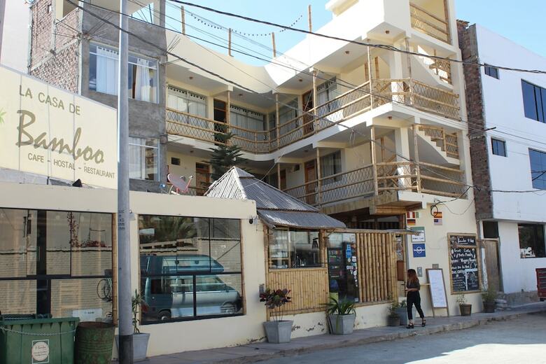 Hostal La Casa De Bamboo - Hostel