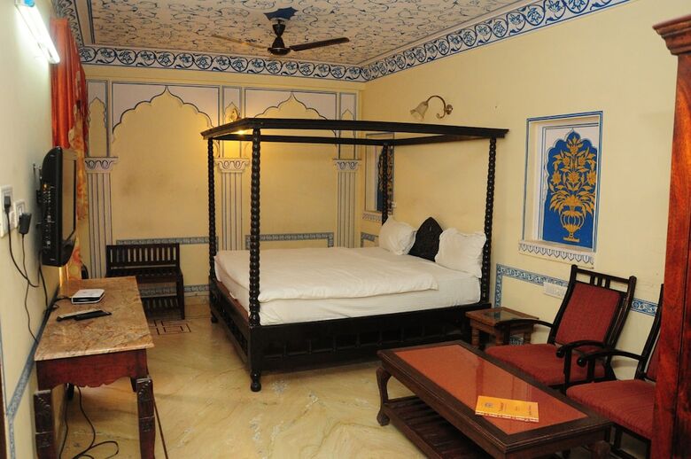 Hotel Sajjan Niwas