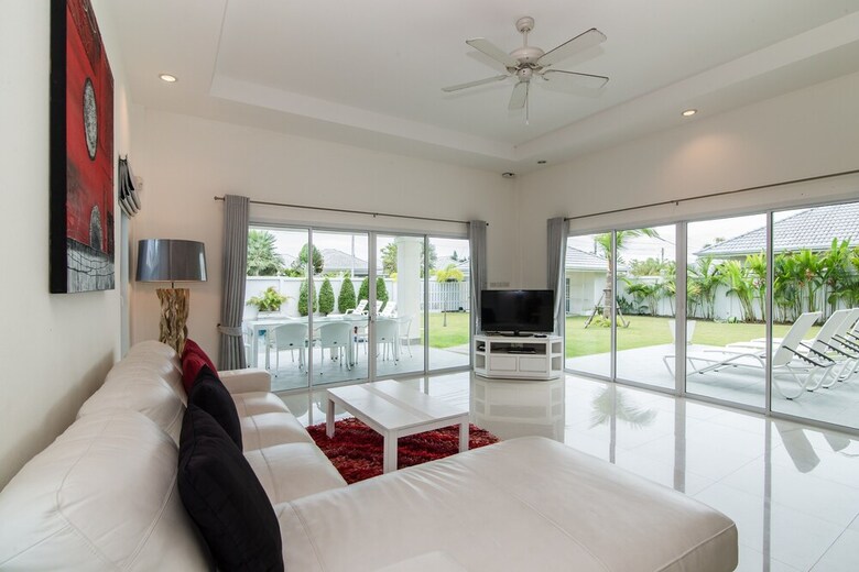 Private  4 Bedroom Pool Villa L28