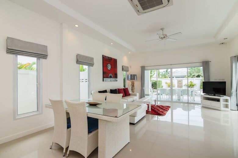 Private  4 Bedroom Pool Villa L28