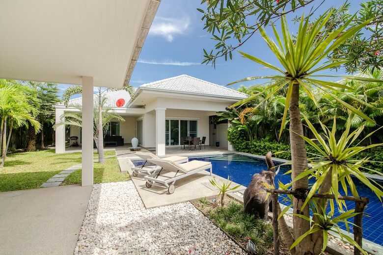 Hua Hin Pool Villa 3 Bedroom L53