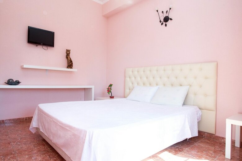 Khloya Hotel