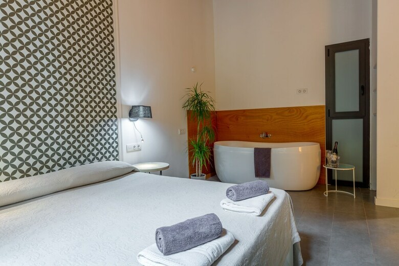 Aparteasy Deluxe Apartments